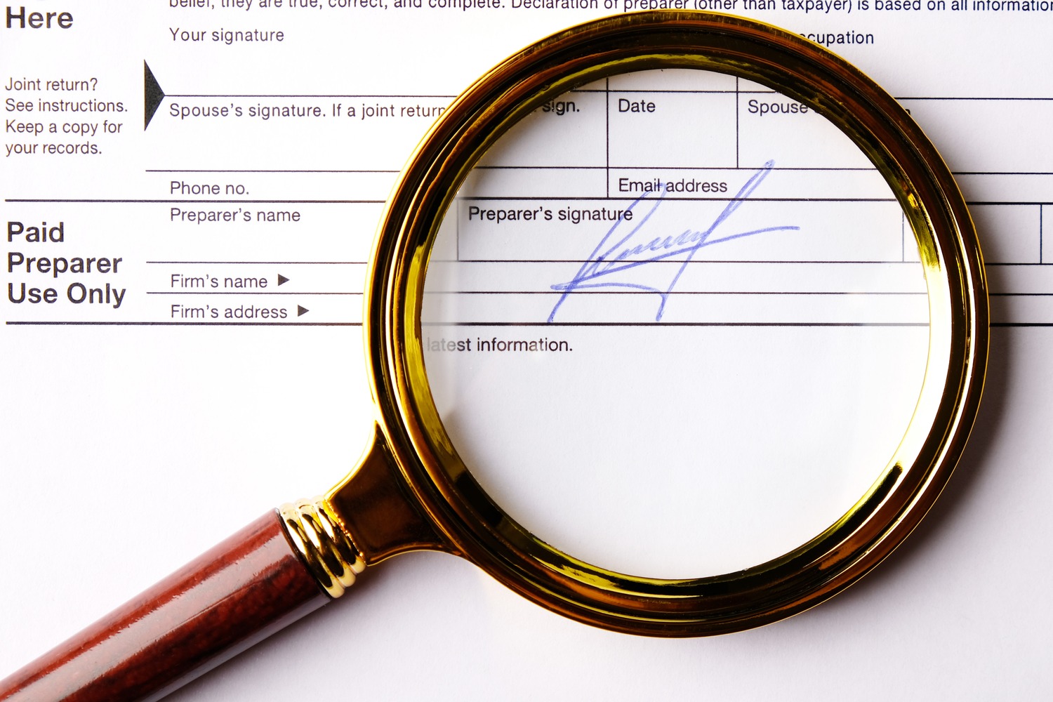 Podrobienie podpisu lub dokumentu – czym jest i co za to grozi post miniature